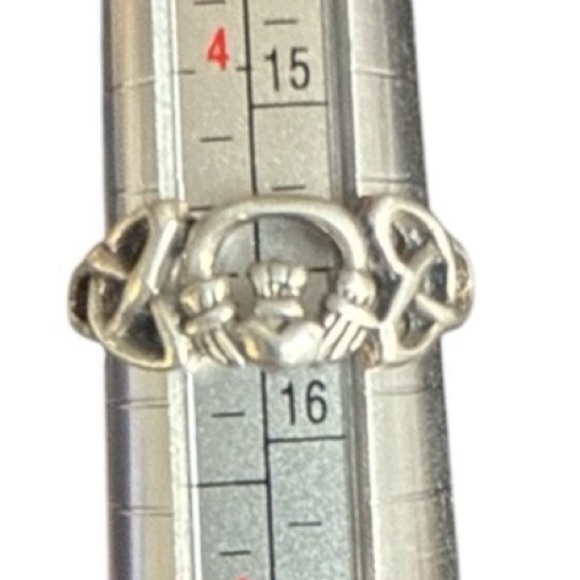Jewelry - Vintage Sterling silver 925 claddaugh band Irish Celtic knot size‎ 5